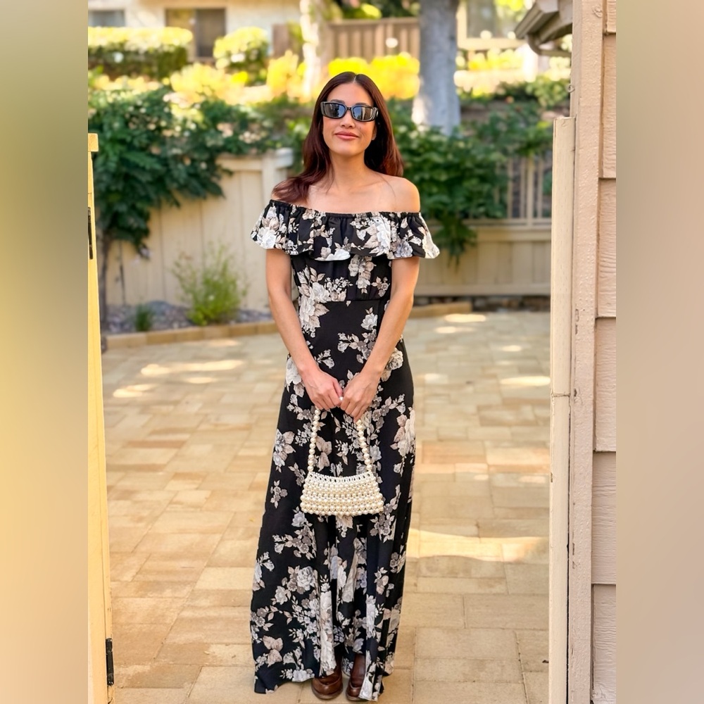 🎉HP🎉 Off The Shoulder Slit Floral Maxi Dress - Picture 2 of 16
